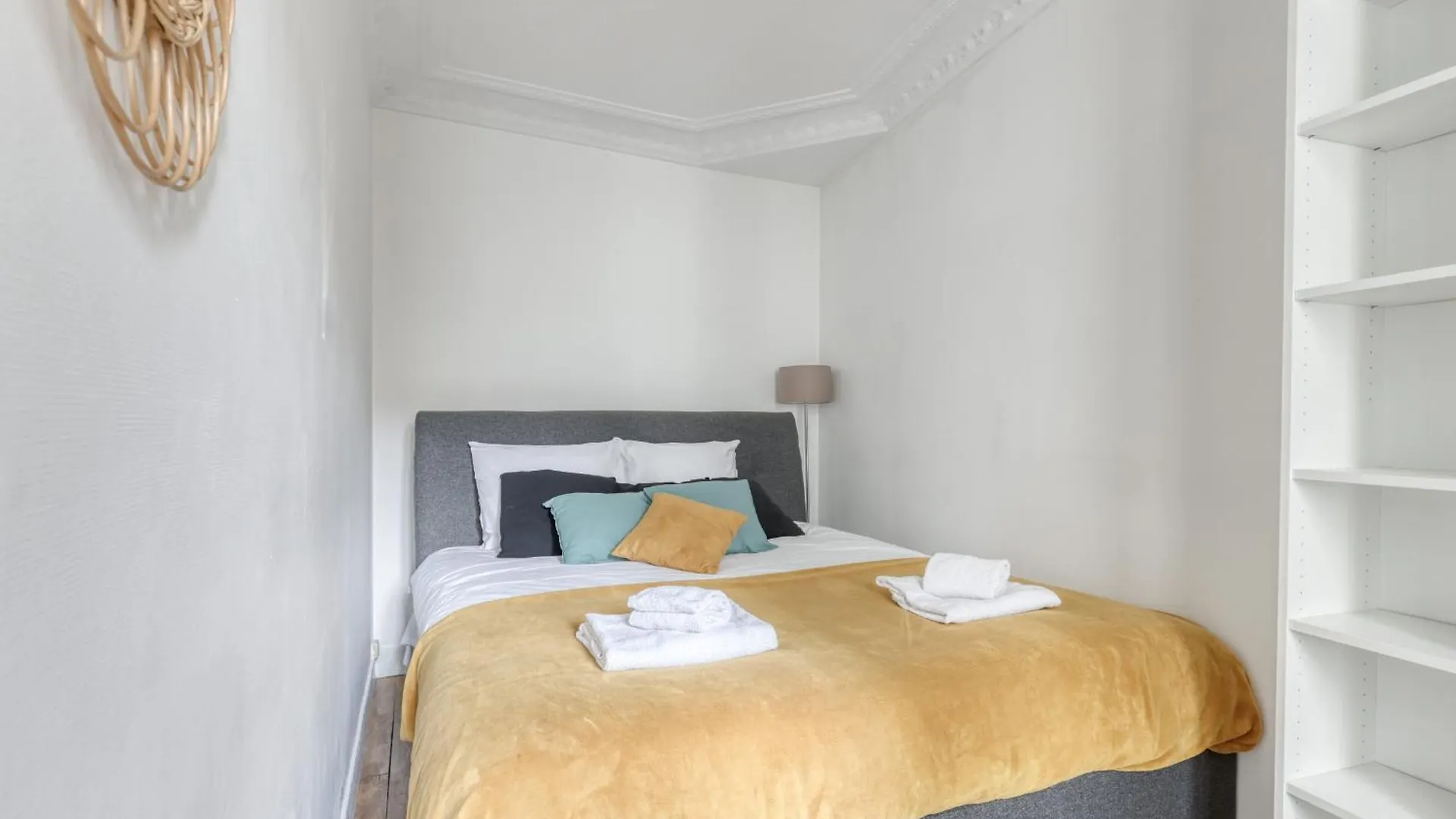 Daire Lovely & Authentic Flat - Parc Des Expos - 15 *